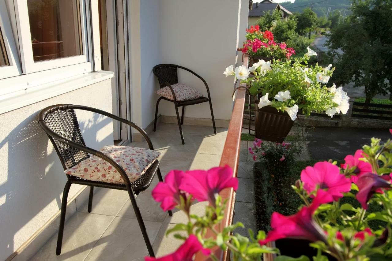 Nikolina I Katarina Apartment Otocac Ngoại thất bức ảnh
