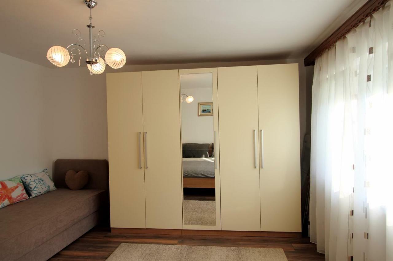 Nikolina I Katarina Apartment Otocac Ngoại thất bức ảnh